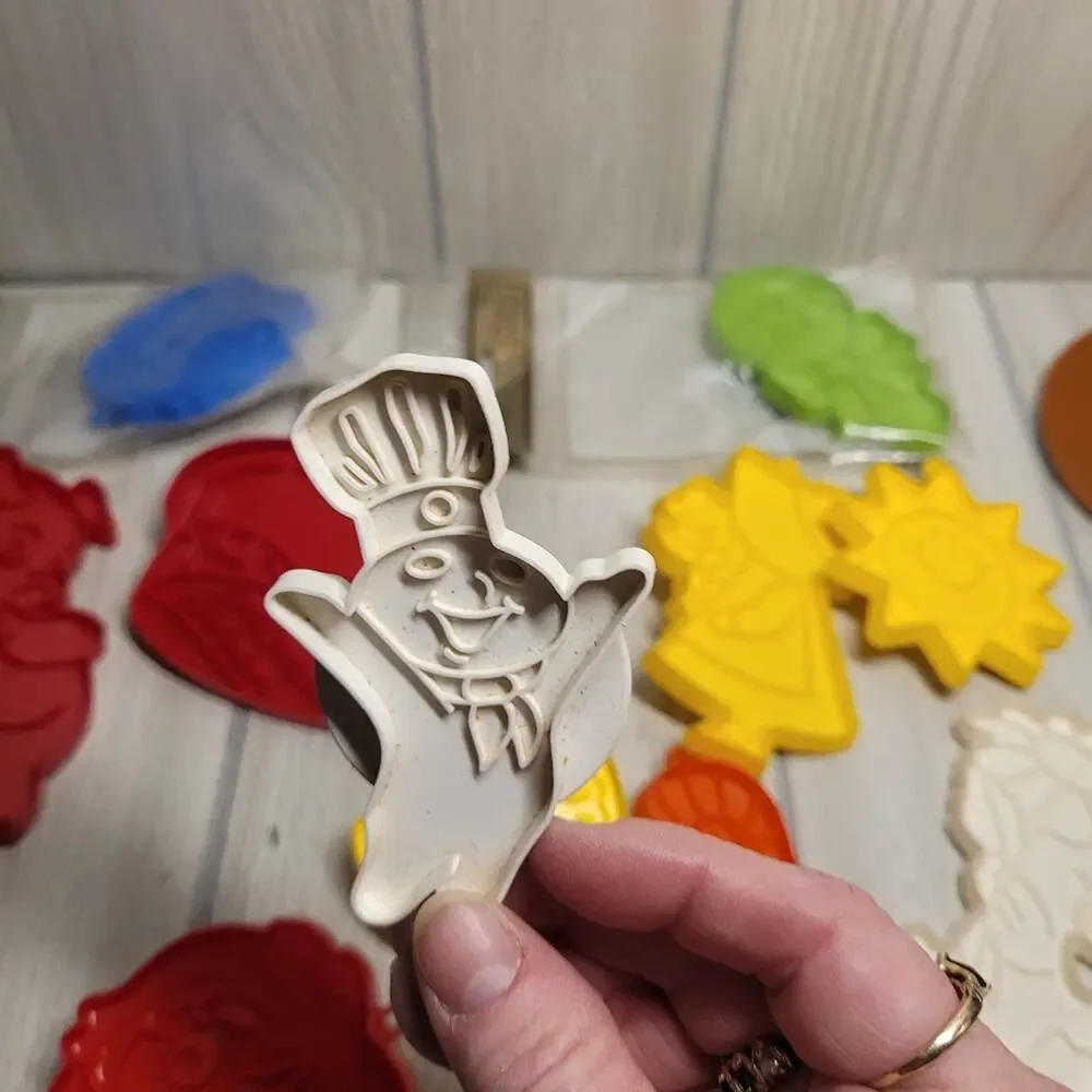 Vtg USA Made Hallmark Plastic Cookie Cutter Assortment Lot Of 15 Holiday Baking